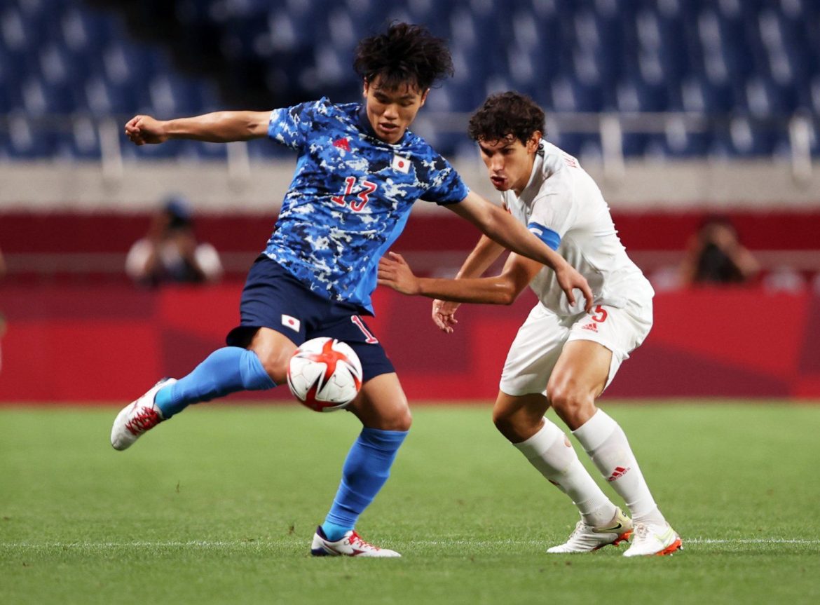 Celtic: Hoops in talks with Reo Hatate